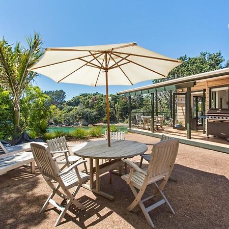Beachfront Enclosure Bay - Waiheke Unlimited Oneroa Exterior photo