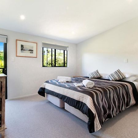 Beachfront Enclosure Bay - Waiheke Unlimited Oneroa Exterior photo