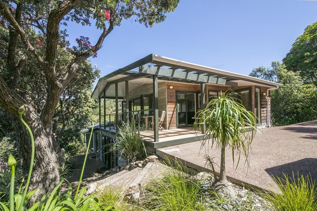 Beachfront Enclosure Bay - Waiheke Unlimited Oneroa Exterior photo