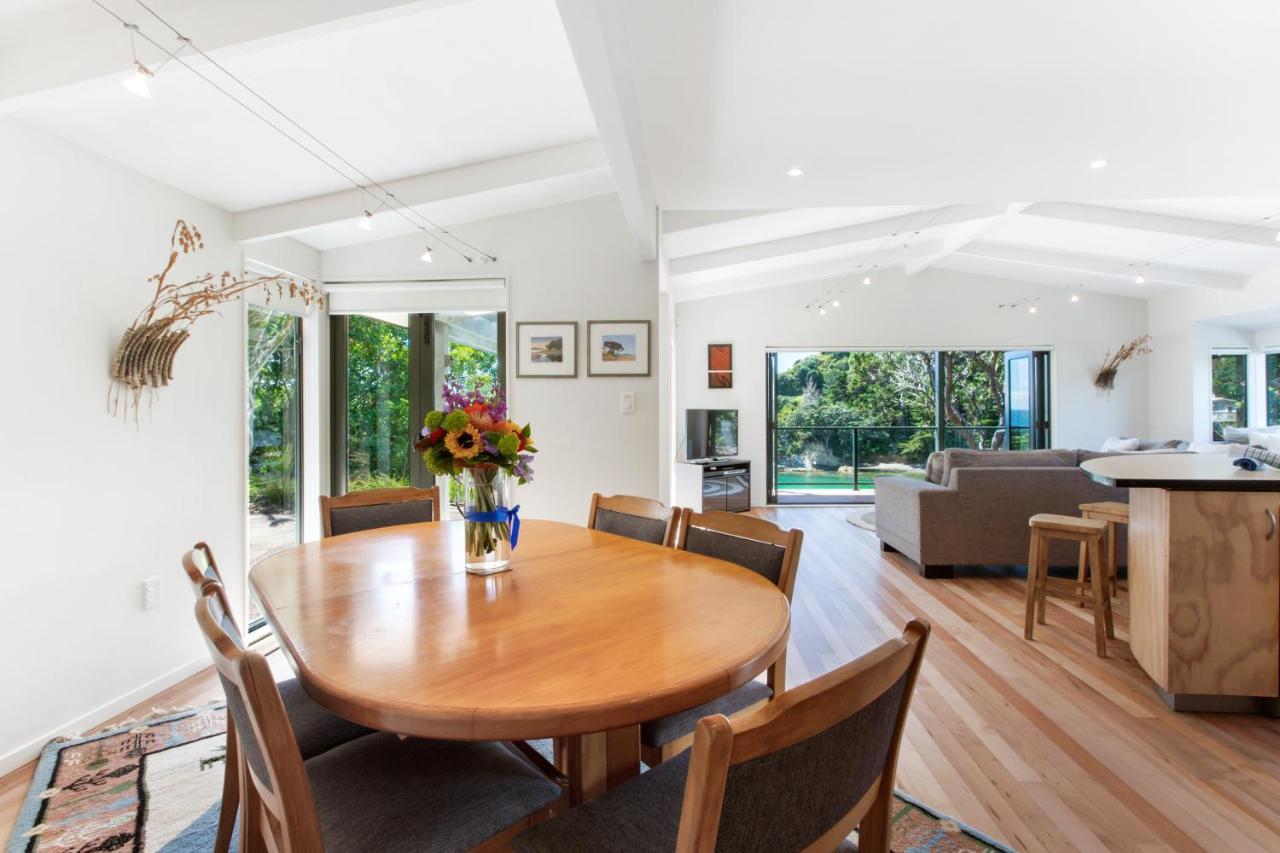 Beachfront Enclosure Bay - Waiheke Unlimited Oneroa Exterior photo