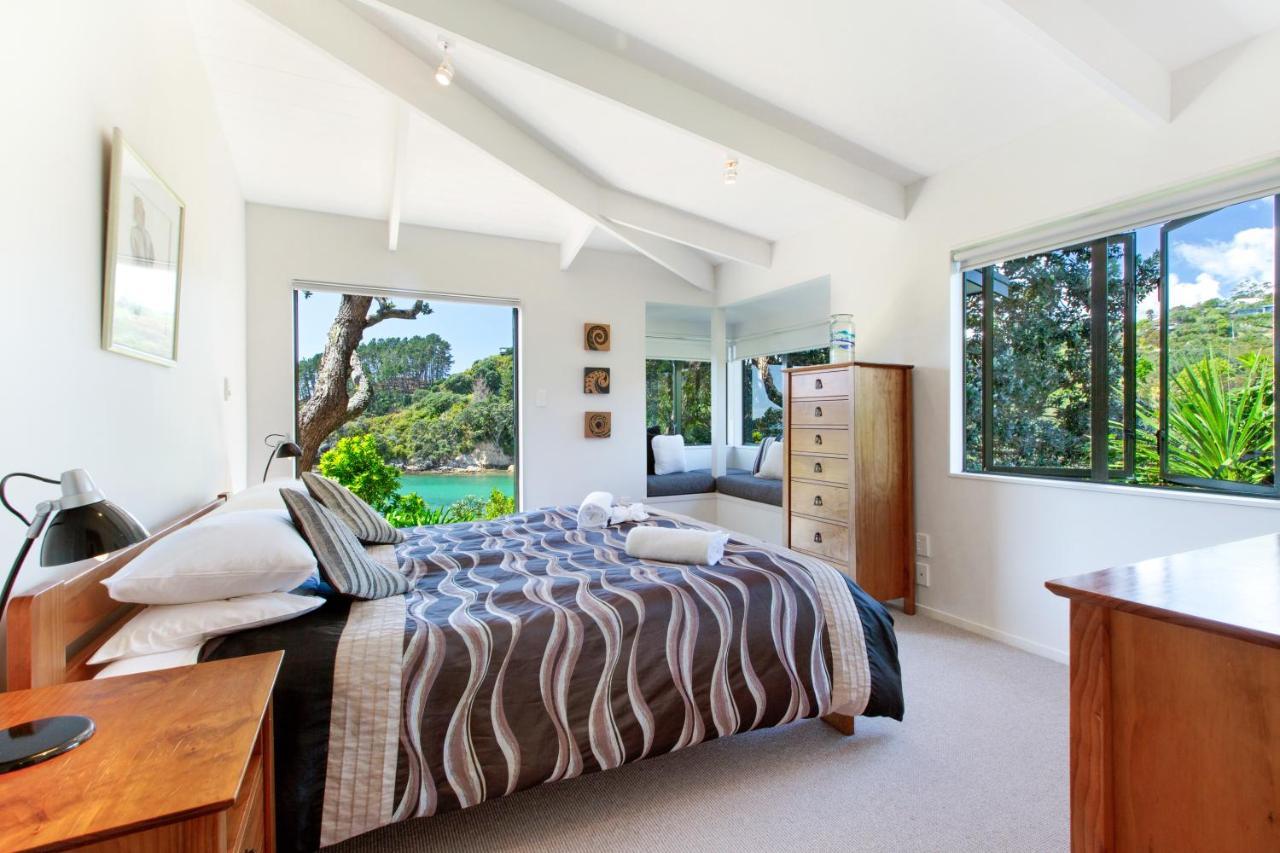 Beachfront Enclosure Bay - Waiheke Unlimited Oneroa Exterior photo