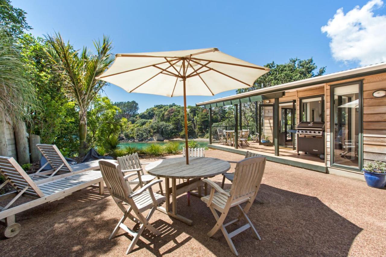 Beachfront Enclosure Bay - Waiheke Unlimited Oneroa Exterior photo