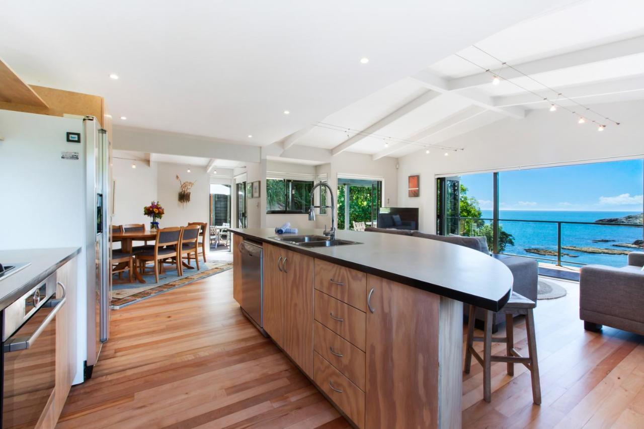 Beachfront Enclosure Bay - Waiheke Unlimited Oneroa Exterior photo