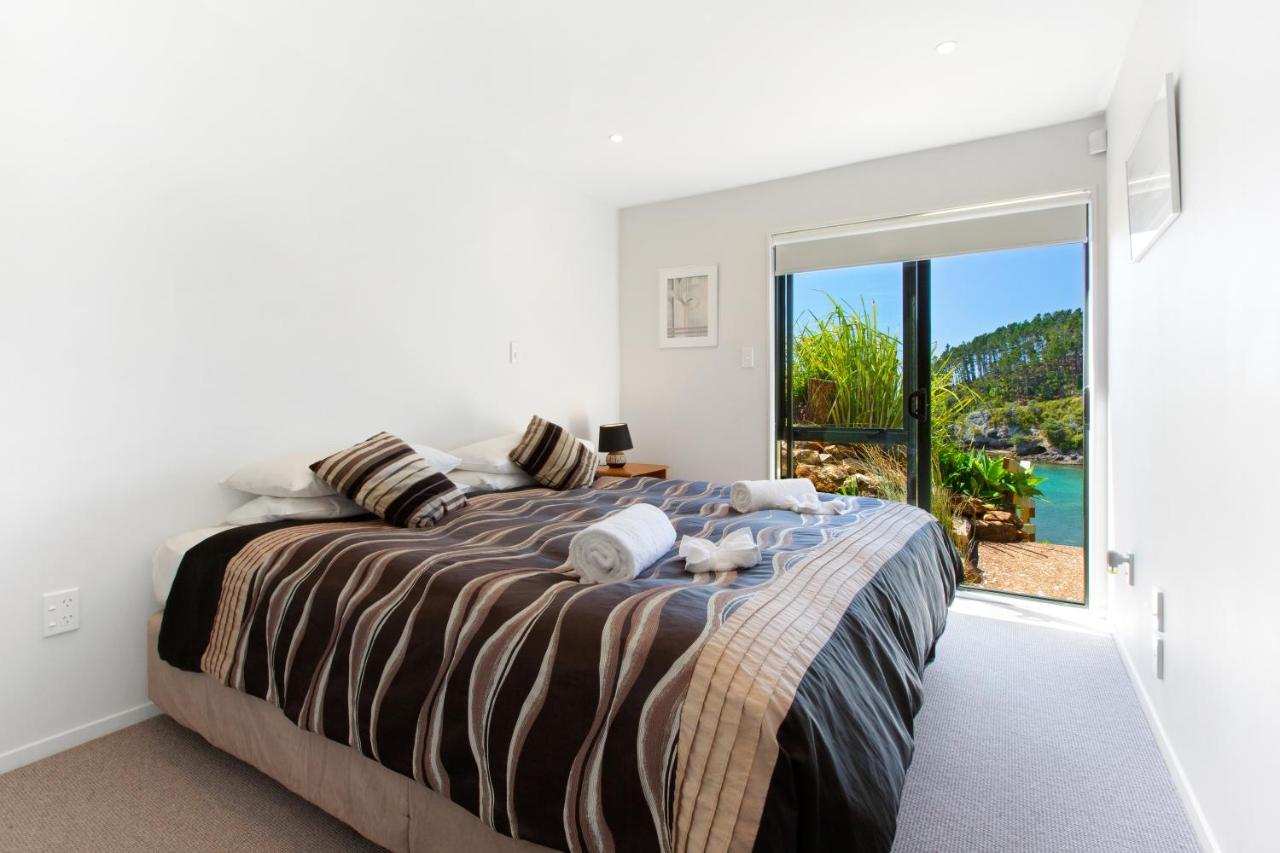 Beachfront Enclosure Bay - Waiheke Unlimited Oneroa Exterior photo